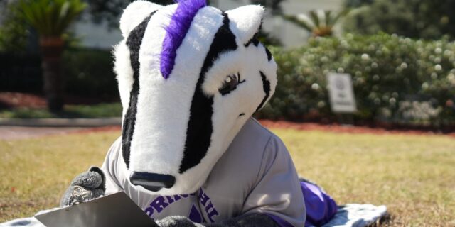 Spring Hill College Welcomes Transfer Students with Picnic Social